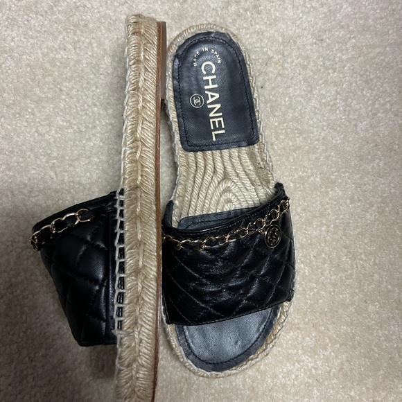 Chanel slides - Picture 3 of 6